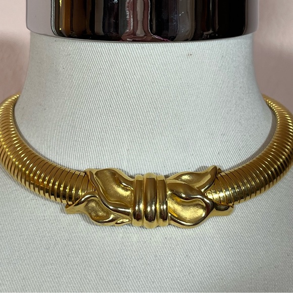 Vintage 80 90 Retro Heavy Matte Gold Thick Omega Chain Mobwife Choker Necklace - Picture 13 of 17